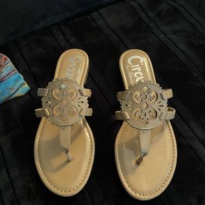 Circus Size Thong flats size 8 Patent